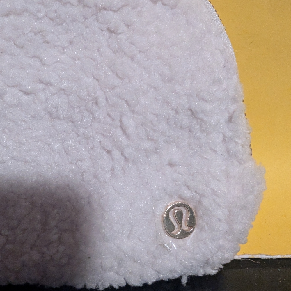 lululemon Everyday Fleece Belt Bag With Gold Hardware - Picture 3 of 8